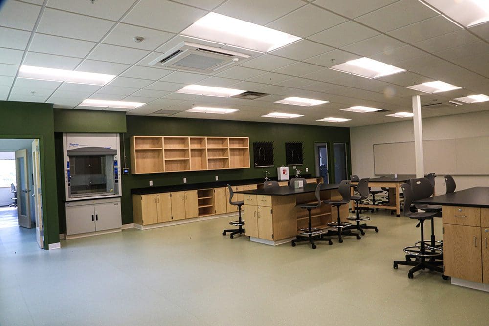 biology lab at the Technical Institute of Environmental Technology at Unity College