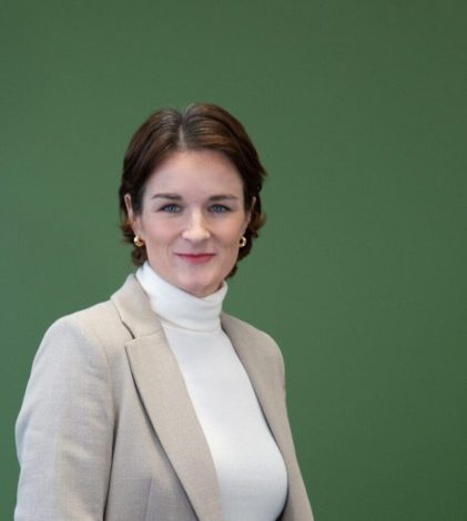 Dr. Karleen Swett