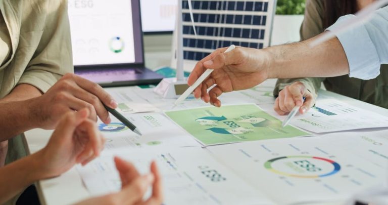 153467120_sustainable_finance