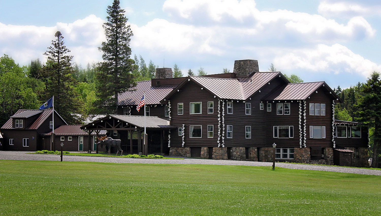 sky-lodge-front-1500×850-1