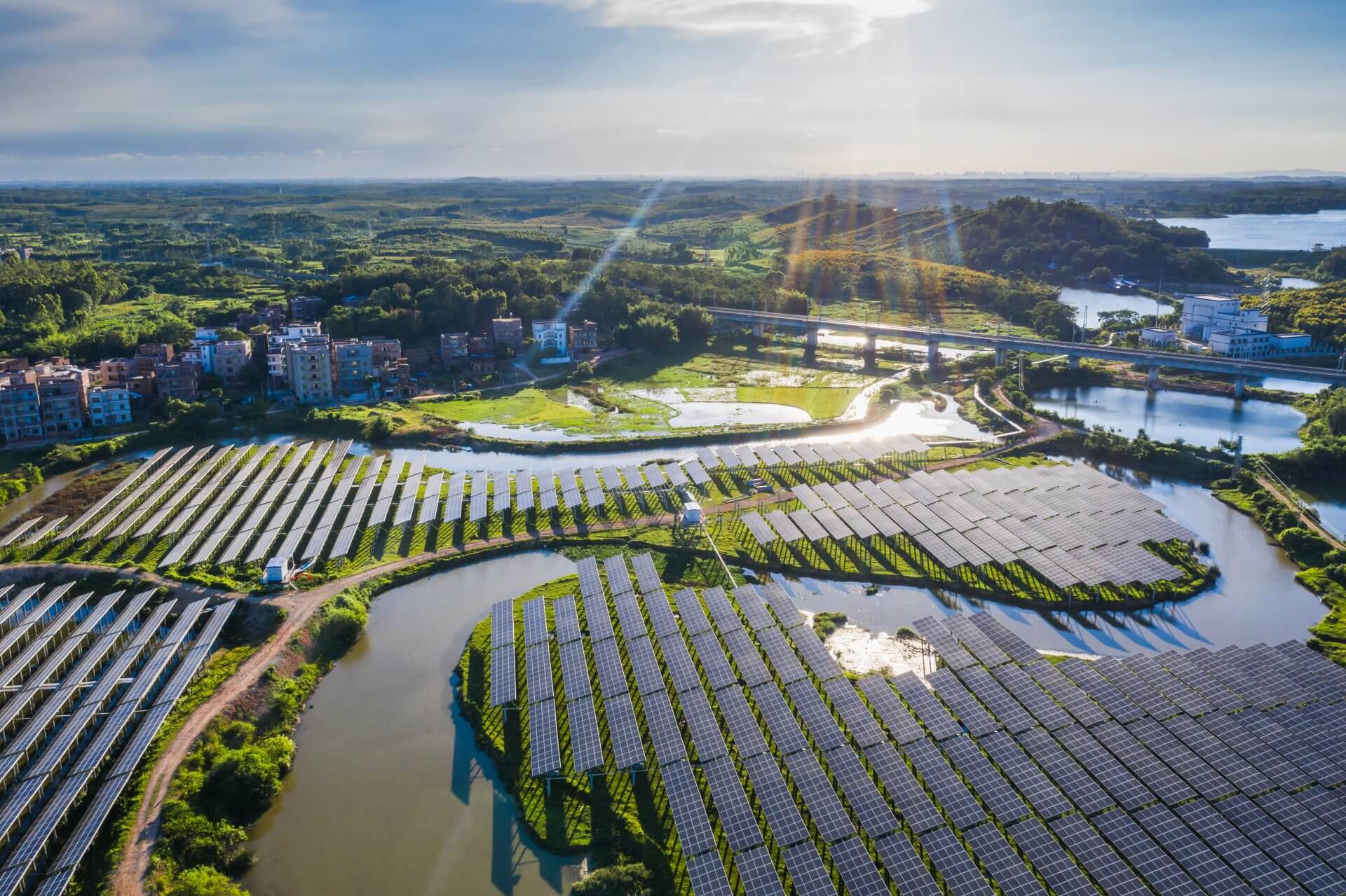 solar-power-plant-2025-03-31-16-37-06-utc