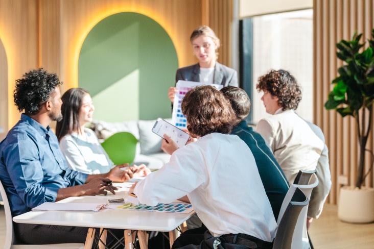 business-meeting-presentation