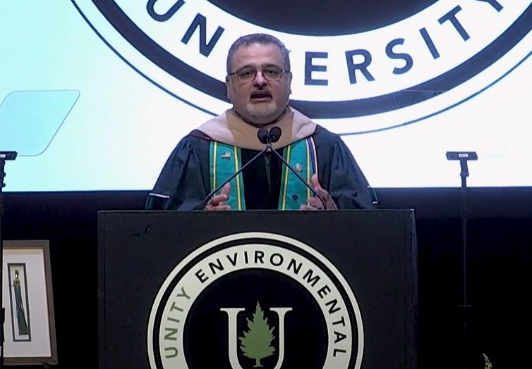 commencement-clip-3