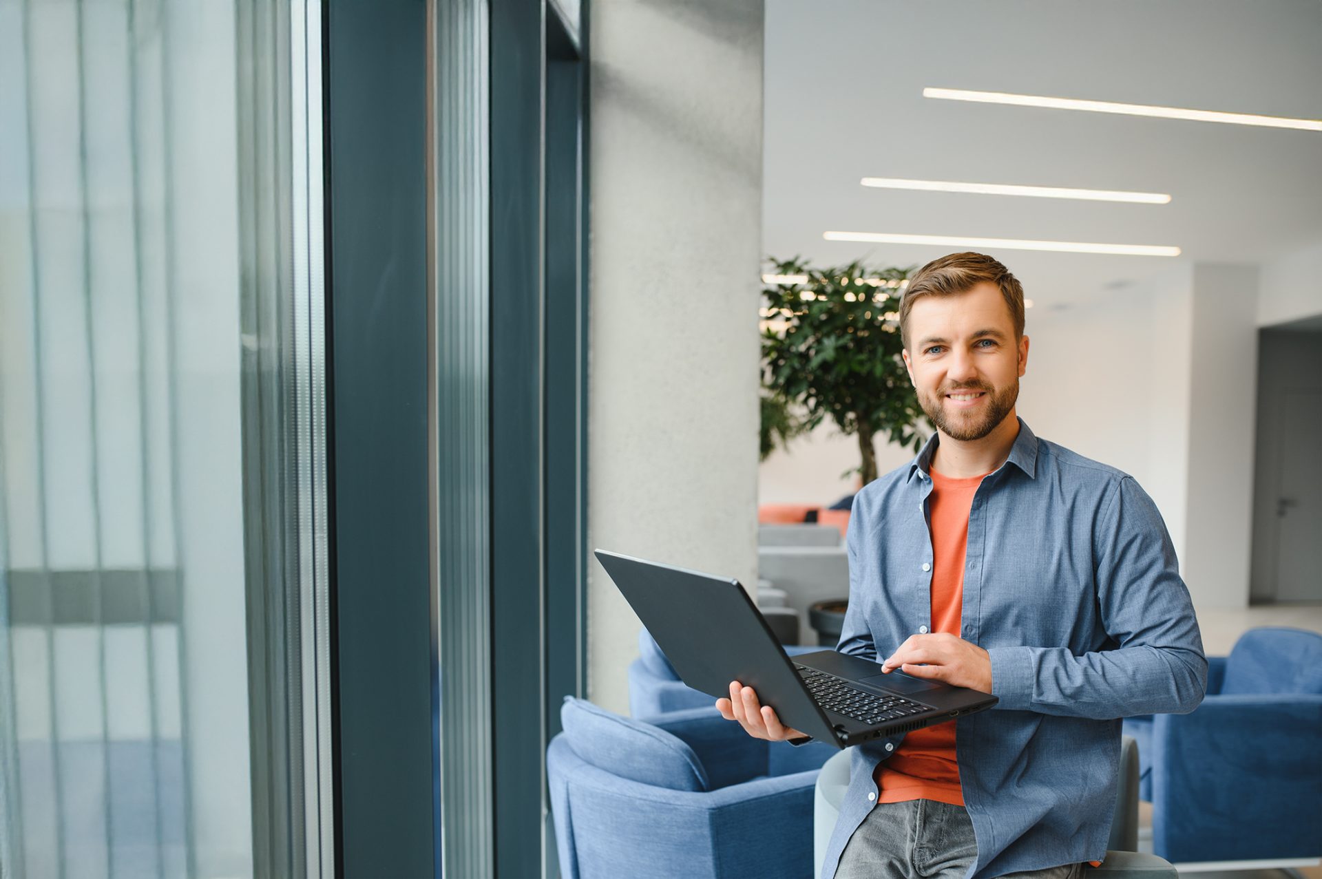 young-businessman-using-a-laptop